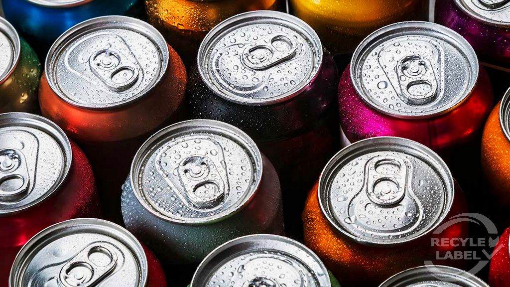 Recyklovateľné materiály - plechovky od nápojov